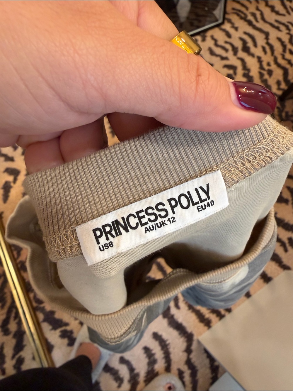 Princess Polly Taupe Gray Camo Lounge Set
size 12 bottoms
Size 8 top - Picture 3 of 3